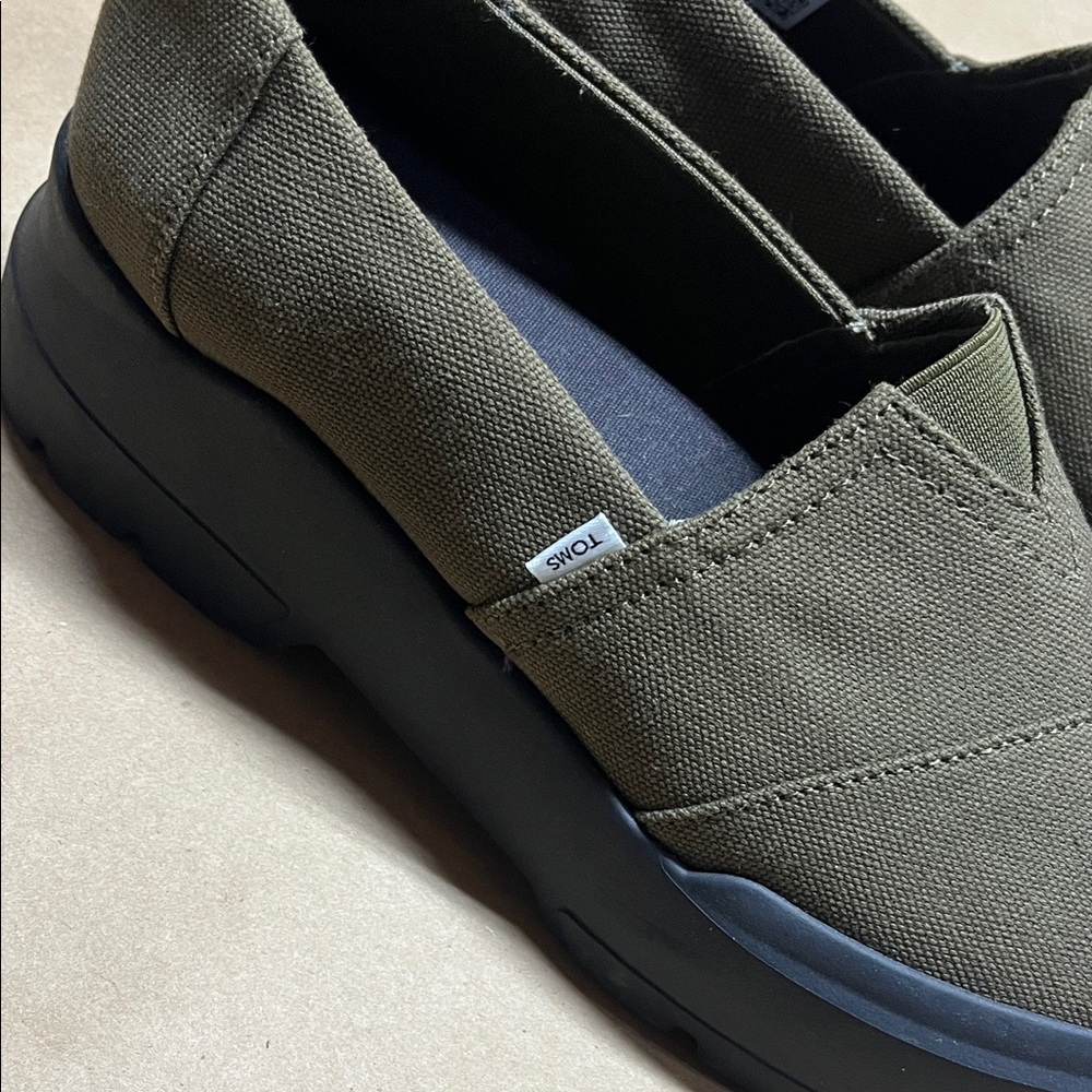 TOMS Green Khaki Lug Sole Platform Canvas Slip-On Loafers size 10 - Picture 6 of 7